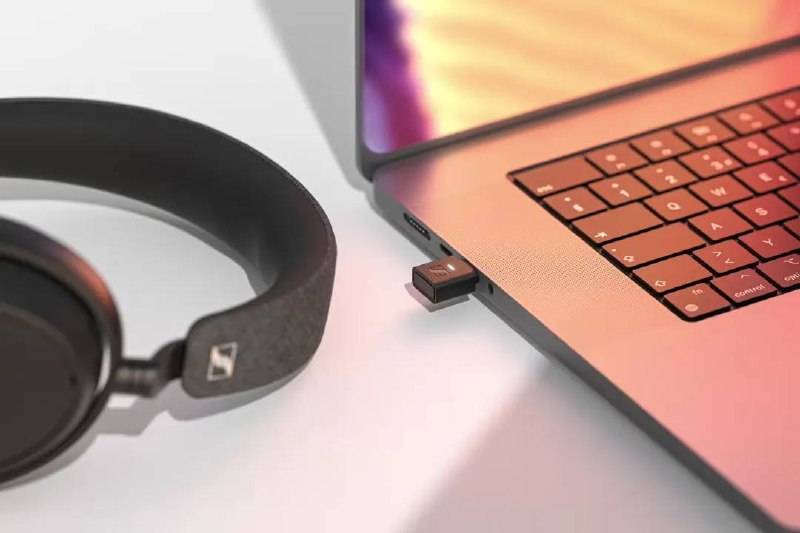 支持低延迟游戏模式，森海塞尔发布蓝牙适配器 BTD 700森海塞尔近日发布了新款蓝牙适配器「BTD 700」，这款产品采用蓝牙 5.4 协议，采用同类产品少见的 Type-C 接口，支持 aptX、Auracast 以及低延迟游戏模式，最高支持 24bit / 96kHz 高解析音频