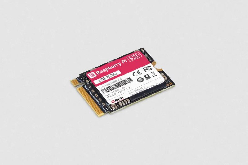 新增 1TB 版本，树莓派 SSD 更新树莓派基金会近日宣布推出 1TB 版本的「Raspberry Pi SSD」，产品延续了去年 10 月发布的树莓派首款 SSD 产品 M.2 2230 规格，支持 NVME 1.4 标准，由佰维代工制造