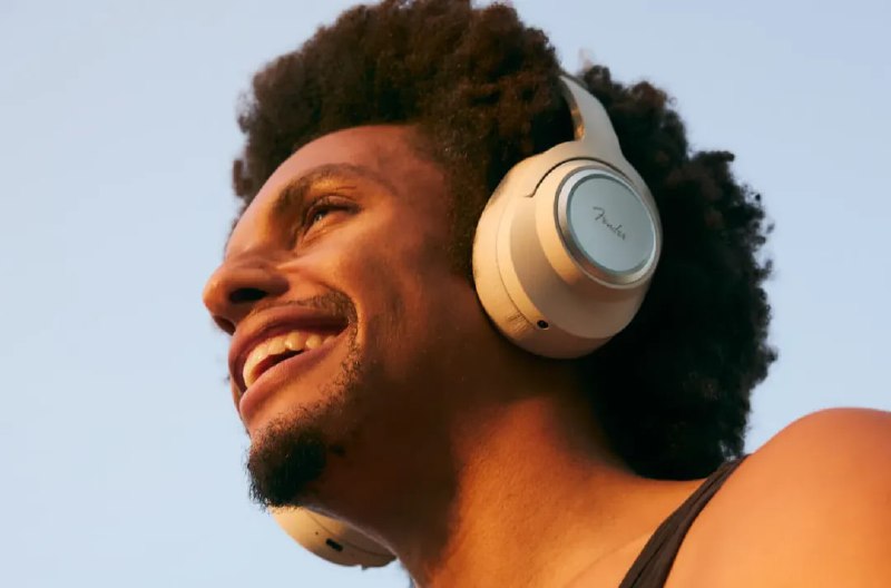 芬达首款无线耳机即将上市知名乐器制造商 Fender Audio（芬达）近日在 CES 2026 上宣布了其首款无线耳机产品「Mix」，这款头戴式耳机最大的亮点是超长的续航，在开启 ANC 主动降噪的情况下，可连续使用 52 小时，关闭主动降噪后可提供约 100 小时的续航时间