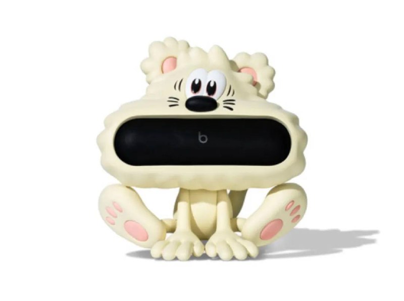 苹果推出 Vear 熊 Beats Pill 联名套装苹果将于 8 月 21 日在伦敦 Dover Street Market 首发全新的限量版「Beats Pill 音箱」与「Vear 熊」造型收藏支架套装，这款产品由苹果 Beats 团队和日本艺术家 VerdY 合作打造，售价 380 英镑，后续将会在中国、美国和日本市场陆续发售