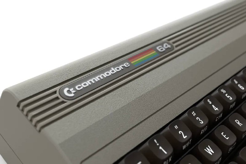 时隔 30 年，Commodore 发布新款电脑与苹果公司同期开始创业，曾风靡于上世纪 80 年代的 Commodore 个人电脑近日发布了 30 年来的首款新硬件
