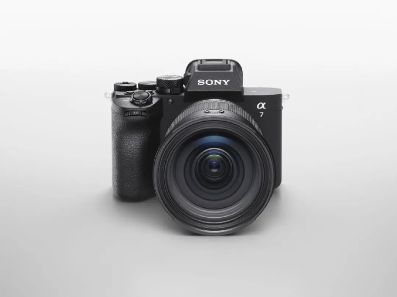 索尼发布 Alpha 7Ⅴ 全幅无反相机索尼昨日正式发布了全画幅无反相机「Alpha 7Ⅴ」的国行机身，相较上一代 16999 的定价，本代定价 17999 元，并正式开启预售